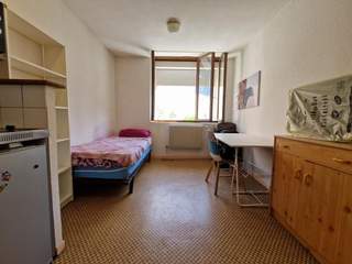 Location / Studio de 17 m², Reims