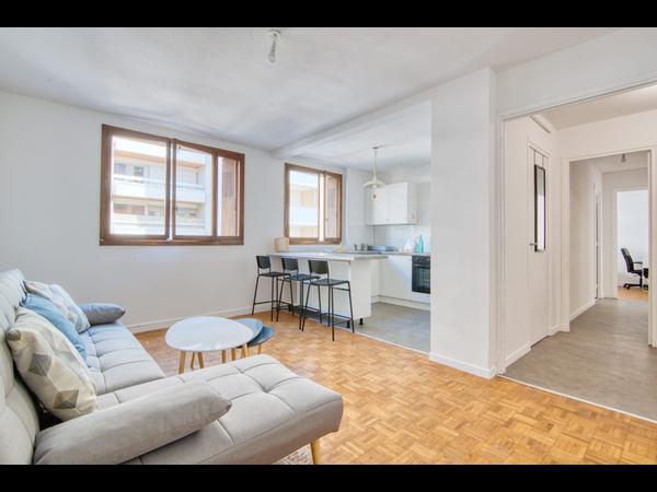 Colocation / Appartement 4 pièces de 68 m², Marseille, Boulevard de la Fédération / Photo 2