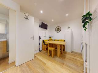 Colocation / Appartement 4 pièces de 50 m², Saint-Denis, Place de l'Ermitage
