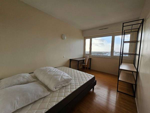 Colocation / Appartement 4 pièces de 93 m², Noisy-le-Grand, Allee de la Butte Aux Cailles / Photo 2