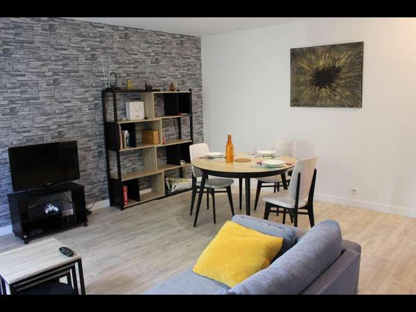 Colocation / Appartement 4 pièces de 81 m², Villiers-le-Bâcle, Route de Saint-Aubin / Photo 2