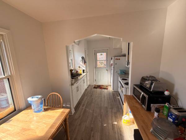 Colocation / Appartement 5 pièces de 1225 m², Montréal, Avenue Carlton / Photo 2