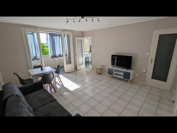 Colocation / Appartement 4 pièces de 67 m², Vénissieux, Avenue Viviani / Photo 8