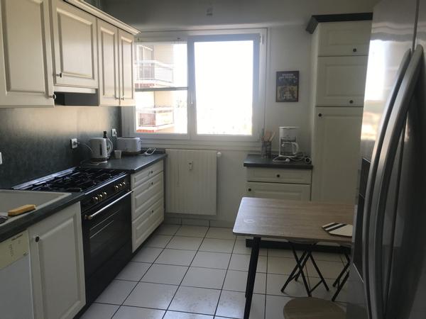 Colocation / Appartement 5 pièces de 108 m², Saint-Étienne, Rue des Docteurs Charcot / Photo 2