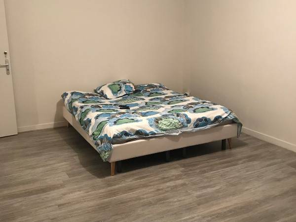 Colocation / Appartement 5 pièces de 108 m², Saint-Étienne, Rue des Docteurs Charcot / Photo 8