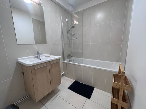 Colocation / Appartement 4 pièces de 103 m², Courbevoie, Rue de l'Abreuvoir / Photo 6