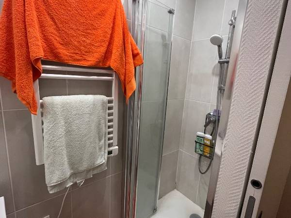 Sous-location / Appartement 4 pièces de 80 m², Paris, Rue Sainte-Isaure / Photo 3