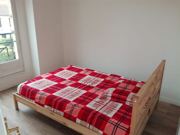 Colocation / Appartement 5 pièces de 95 m², Saint-Denis, Rue Moreau / Photo 2