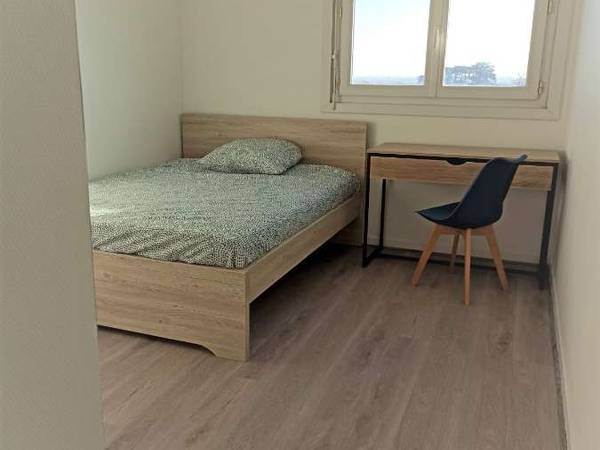 Colocation / Appartement 5 pièces de 93 m², Cenon, Rue Camille Pelletan / Photo 8