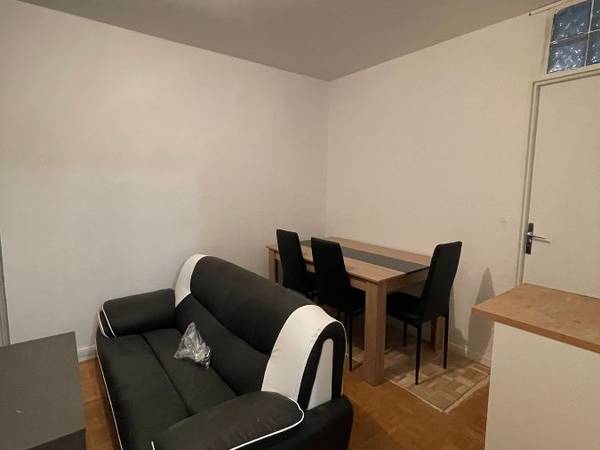 Colocation / Appartement 7 pièces de 115 m², Nanterre, Rue de Zilina / Photo 2