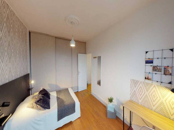 Colocation / Appartement 4 pièces de 90 m², Paris, Boulevard de Dixmude / Photo 2