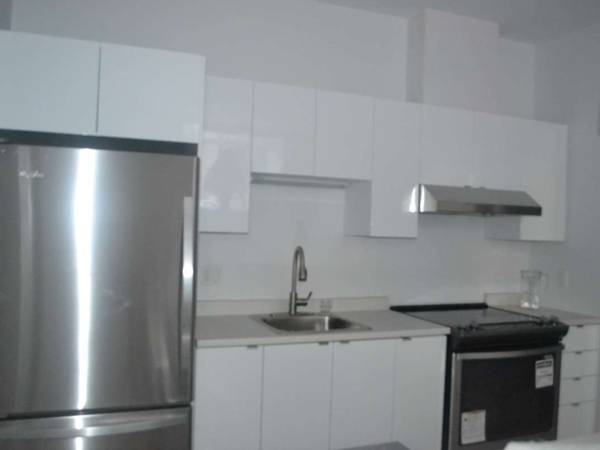 Colocation / Appartement 6 pièces de 97 m², Montréal, Rue la Fontaine / Photo 2