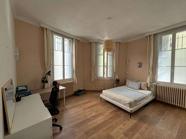 Colocation / Appartement 5 pièces de 115 m², Nîmes, Avenue Franklin Roosevelt / Photo 2
