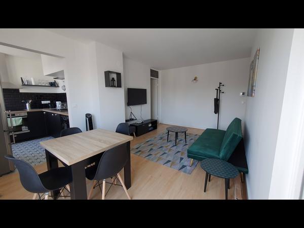 Colocation / Appartement 5 pièces de 80 m², Nanterre, Allée Edward Jenner / Photo 2