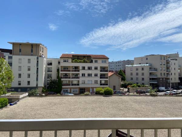 Colocation / Appartement 6 pièces de 80 m², Lyon, Boulevard Yves Farge / Photo 2