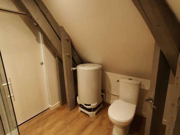 Location / Studio de 13 m², La Louvière, Rue Jean Jaurès / Photo 6