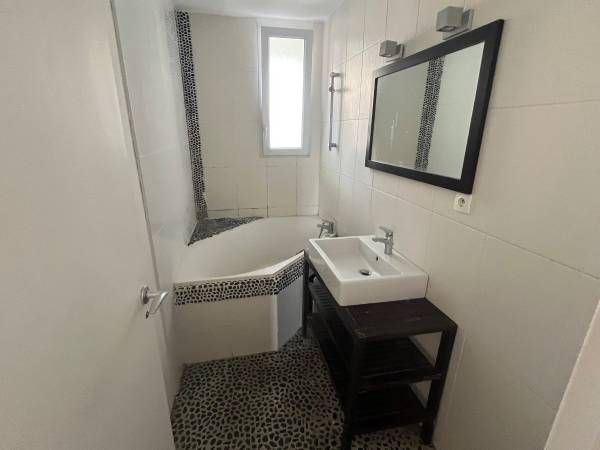 Colocation / Appartement 2 pièces de 60 m², Marseille, Boulevard du Maréchal Koenig / Photo 2