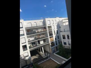 Colocation / Appartement 3 pièces de 66 m², Suresnes, Rue de la République