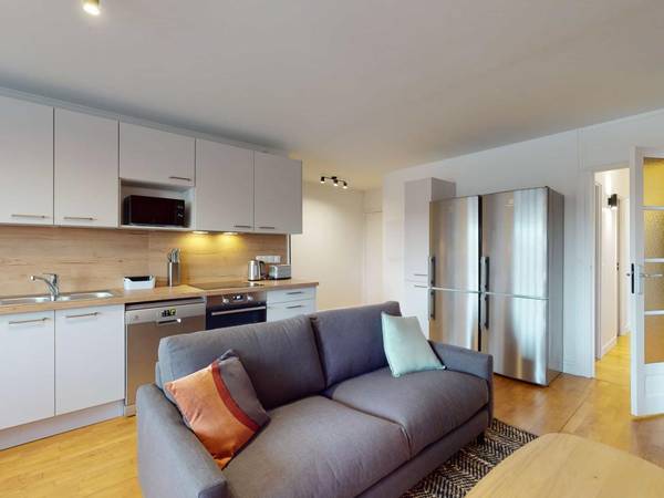 Colocation / Appartement 6 pièces de 94 m², Villemomble, 10 Grande Rue, / Photo 2