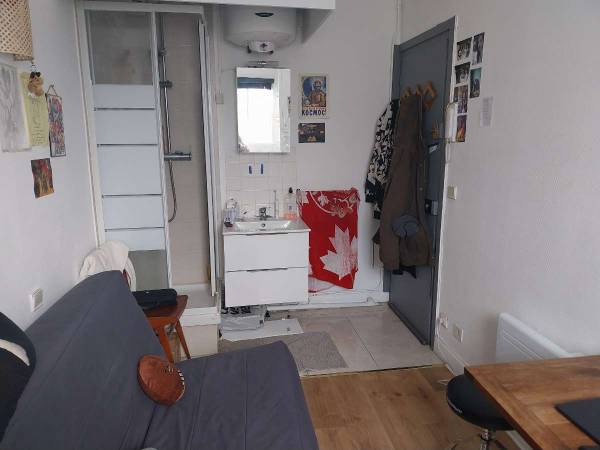 Sous-location / Appartement 1 pièce de 9 m², Paris, Rue Louis Blanc / Photo 2