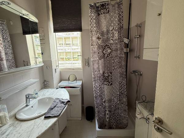 Colocation / Appartement 4 pièces de 110 m², Marseille, Rue Jean Mermoz / Photo 2