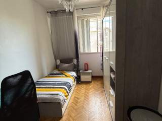 Colocation / Appartement 4 pièces de 110 m², Marseille, Rue Jean Mermoz