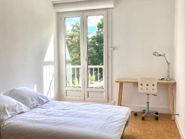 Colocation / Appartement 4 pièces de 75 m², Pau, Rue d'Isly / Photo 2