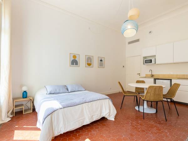 Colocation / Appartement 7 pièces de 161 m², Marseille, Cours Lieutaud / Photo 2