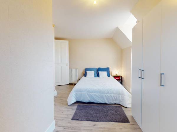 Colocation / Appartement 4 pièces de 65 m², Grenoble, Rue Diderot / Photo 2