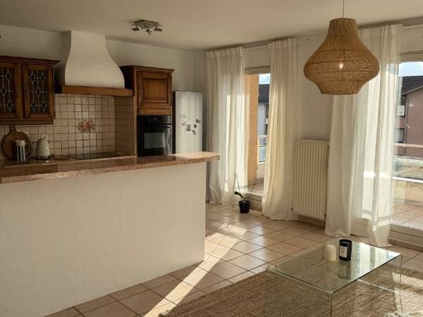 Colocation / Appartement 5 pièces de 83 m², Gaillard, Rue du Châtelet / Photo 2