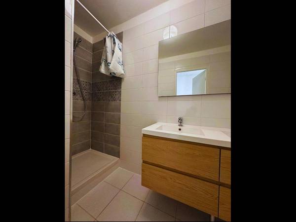 Coliving / Duplex 3 pièces de 75 m², Marseille, Cours Gouffé / Photo 6