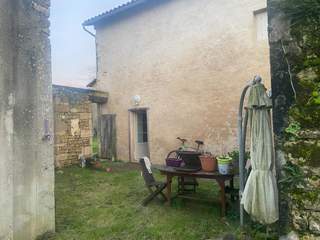 Flatsharing / 9-bedroom house · 120 m², Prailles-La Couarde, Impasse du Clouzeau