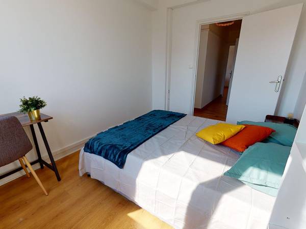 Location / Appartement 4 pièces de 70 m², Dijon, Avenue Raymond Poincaré / Photo 2