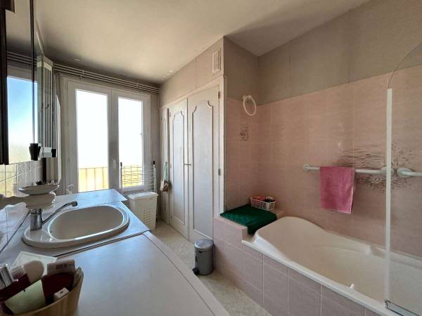 Coliving / Appartement 4 pièces de 91 m², La Rochelle, Rue Charles Percier / Photo 5