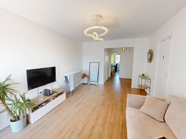 Colocation / Appartement 5 pièces de 95 m², Évry-Courcouronnes, Rue Claude Debussy / Photo 2