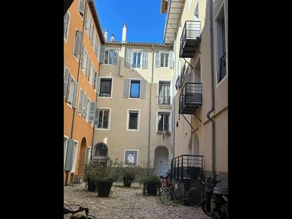 Sous-location / Studio de 40 m², Marseille, Place Francis Chirat / Photo 4