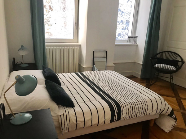 Chambre chez l'habitant / Appartement 6 pièces de 100 m², Chambéry, Place Saint-léger / Photo 1