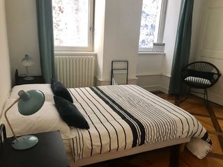Chambre chez l'habitant / Appartement 6 pièces de 100 m², Chambéry, Place Saint-léger