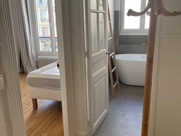 Colocation / Appartement 6 pièces de 100 m², Paris, Boulevard de Reuilly / Photo 2