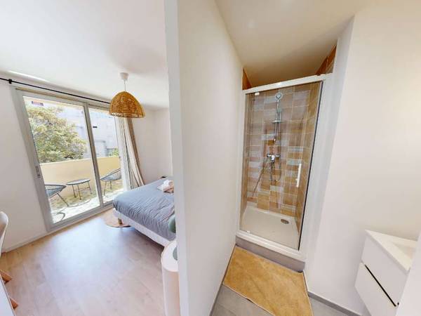 Colocation / Appartement 6 pièces de 102 m², Villeurbanne, Rue Florian / Photo 2