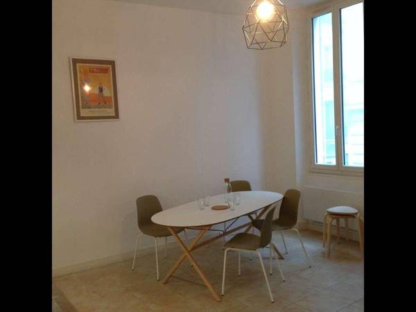 Colocation / Appartement 4 pièces de 70 m², Marseille, Rue Vincent Scotto / Photo 4