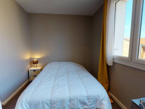 Colocation / Appartement 5 pièces de 102 m², Clermont-Ferrand, Rue Victor Hugo / Photo 2