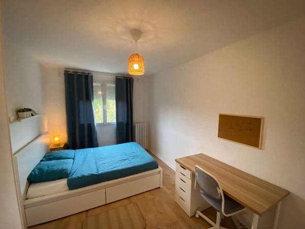 Colocation / Appartement 6 pièces de 90 m², Rouen, Rue Brisout de Barneville / Photo 2