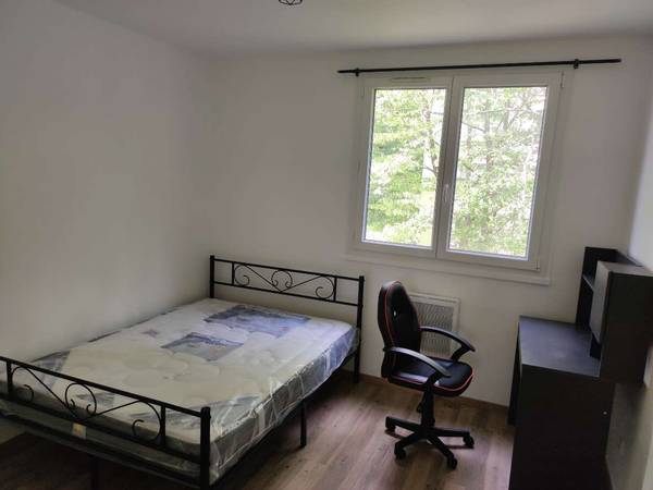 Colocation / Appartement 3 pièces de 65 m², Sainte-Geneviève-des-Bois, Rue Jean Cocteau / Photo 5