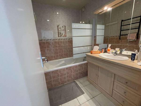 Colocation / Appartement 5 pièces de 121 m², Compiègne, Rue du Docteur Émile Roux / Photo 5