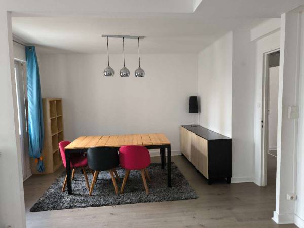 Location / Appartement 4 pièces de 75 m², Rennes, Boulevard Jeanne d'Arc / Photo 2