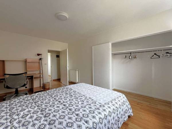 Colocation / Appartement 4 pièces de 79 m², Toulouse, Chemin de Pelleport / Photo 2
