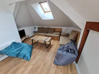 Room in a live-in landlord's home / 1 room apartment, Orsay