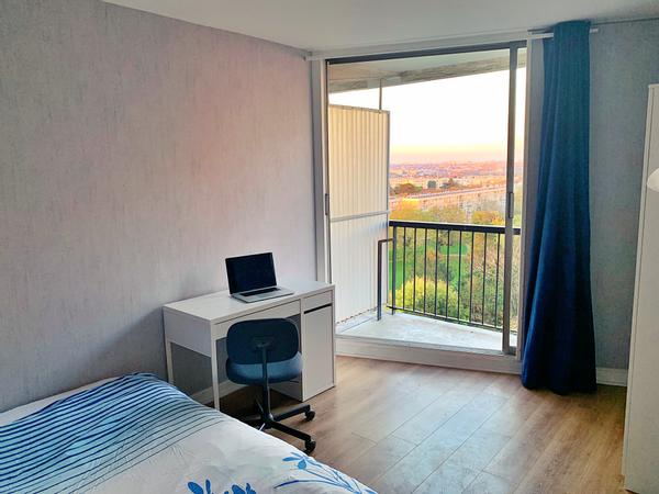 Colocation / Appartement 4 pièces de 79 m², Massy, Allée des Monégasques / Photo 2