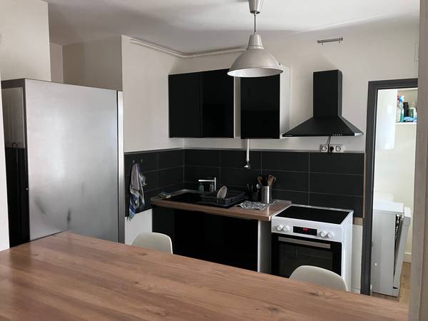 Colocation / Appartement 4 pièces de 66 m², Grenoble, Rue Marcel Peretto / Photo 2